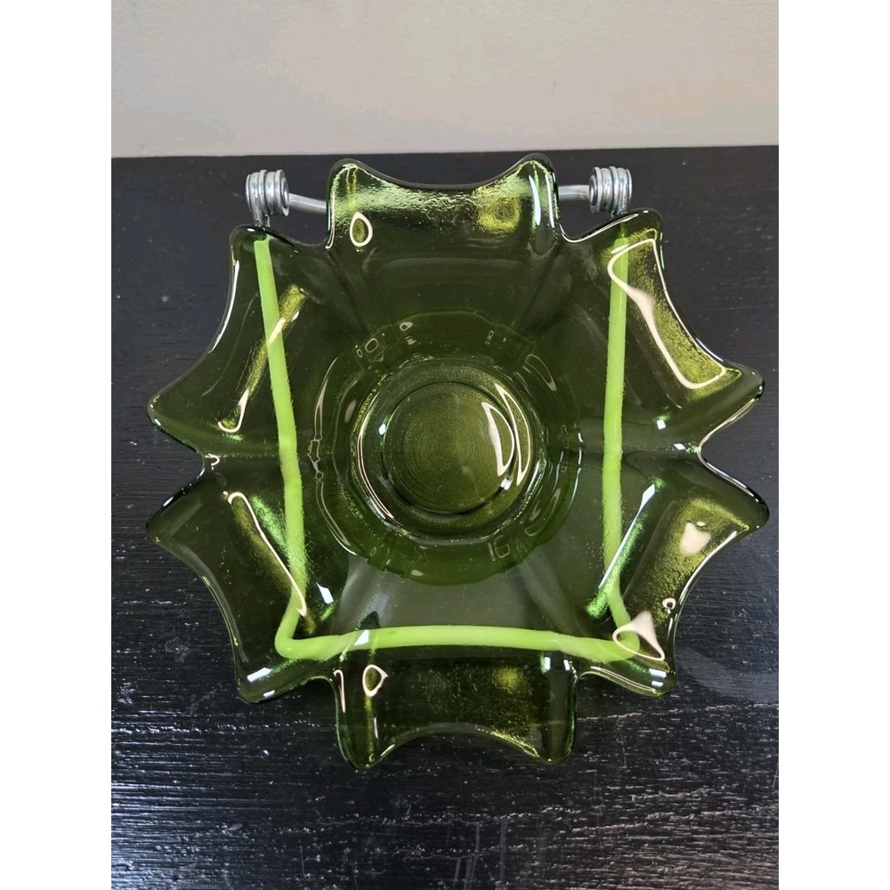 Vintage Green Glass Flower Bowl Trinket Dish Small Hand-Blown - Picture 3 of 7